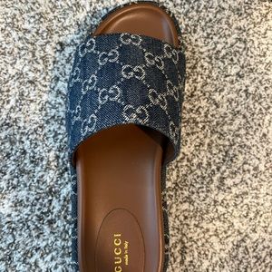 GUCCI, BRAND NEW, SIZE 38, DENIM PLATFORM SLIDES